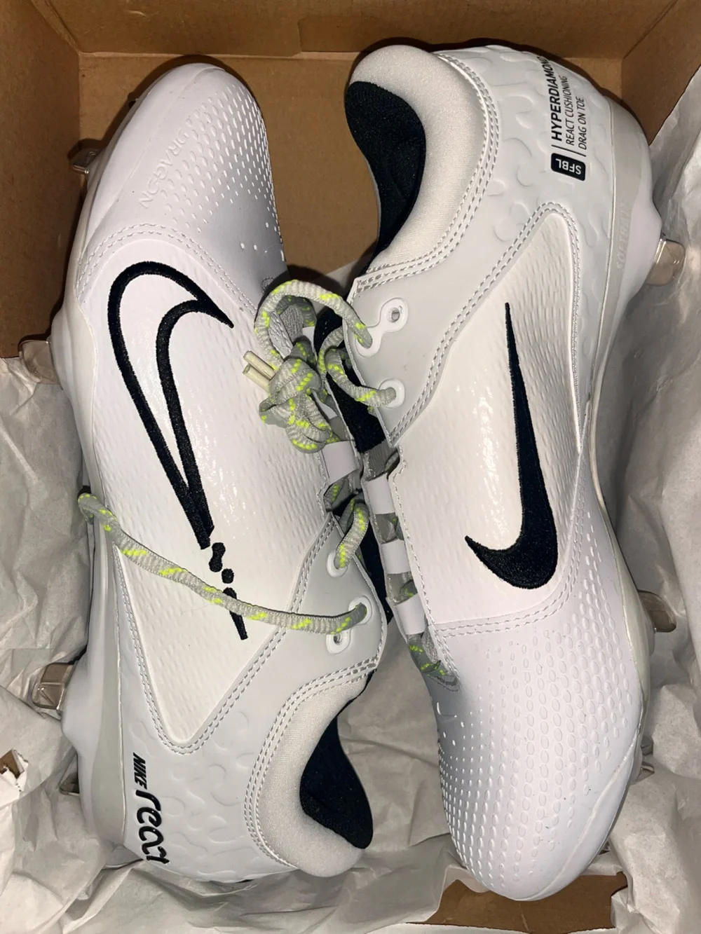 New, In box NikeHyperdiamond 4 Elite Metal Softball Cleats-size 10.5